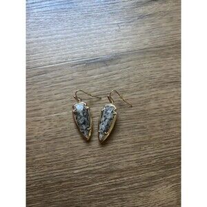Kendra Scott Katelyn Arrowhead Drop Earrings gray white granite gold tone